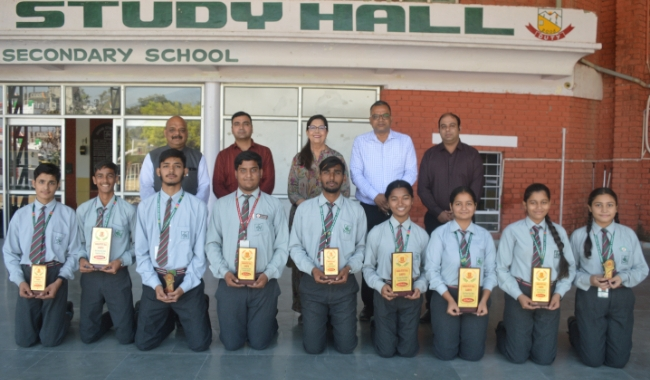 Inter House Hindi Debate...