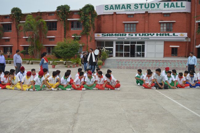 'Nukkad Natak' by Aavam Group...