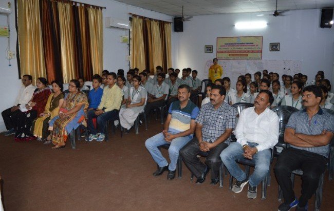 Prize Distribution to Class...